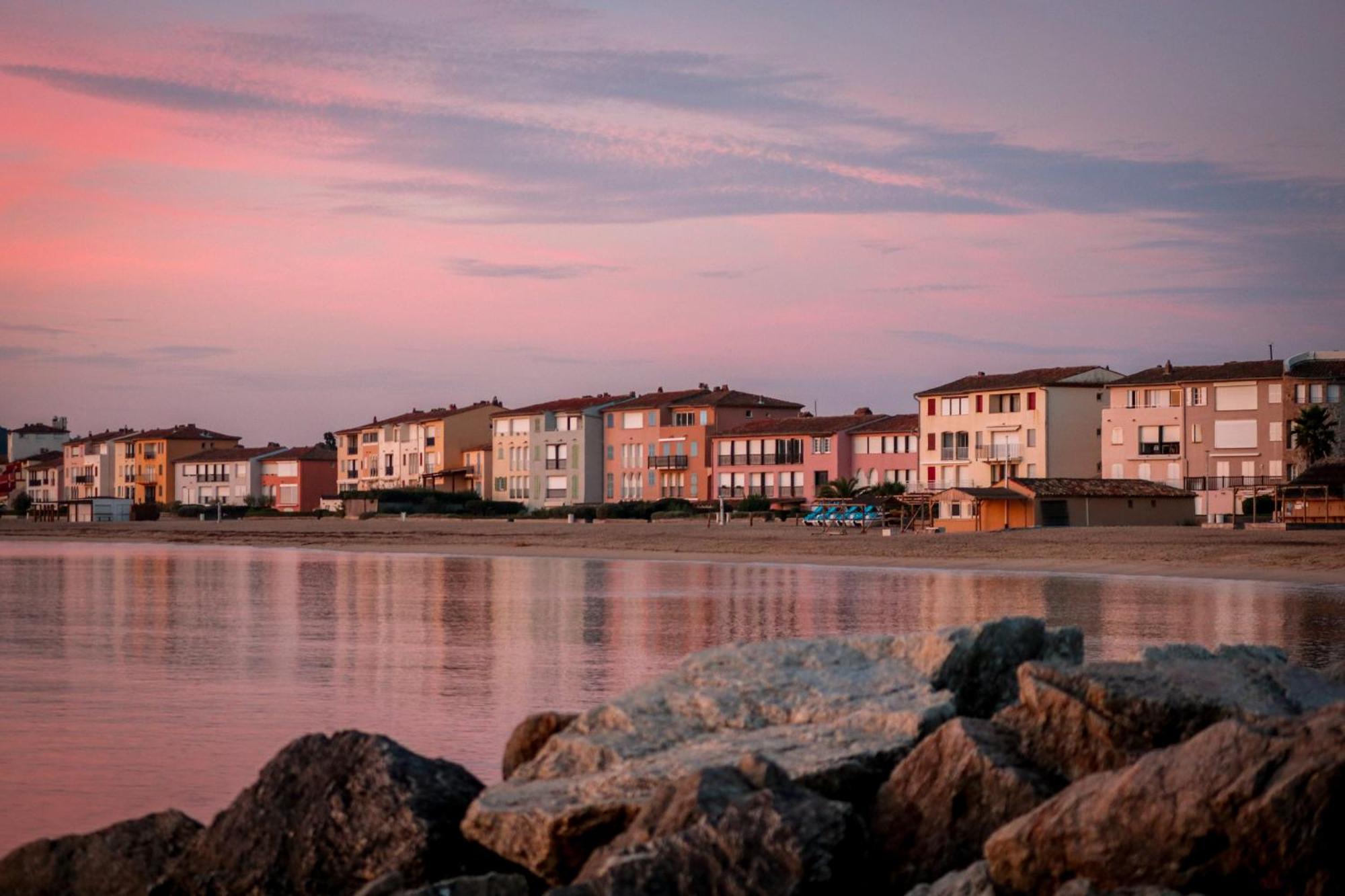 Appartement Amour Terrasse Sur L'Eau Grimaud Exterior foto